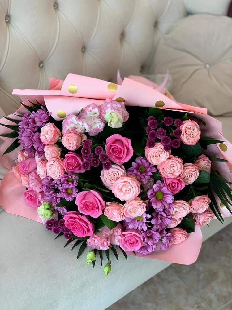 Букет цветов из: Хризантемы, Розы и Лизиантусы в Камское Устье