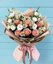 Букет цветов из:  Розы, Альстромерии и Лизиантусы в Камское Устье