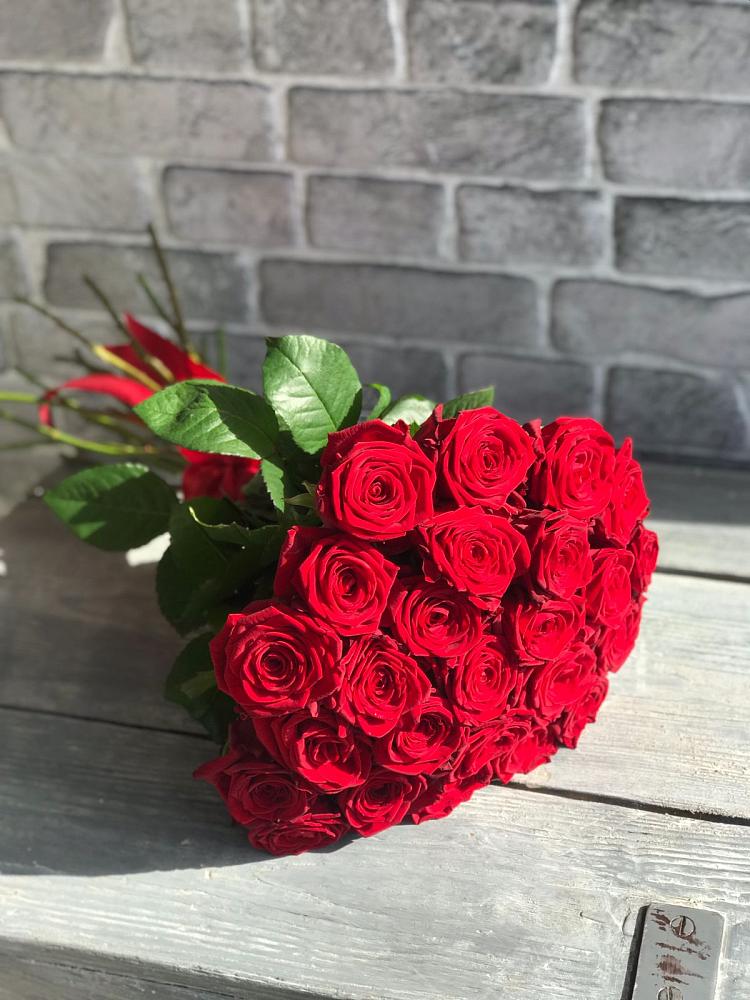 Букет Красные розы Фридом в Камское Устье