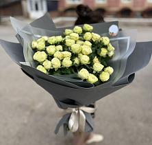 Букет Белые кустовые розы Солинеро в Камское Устье