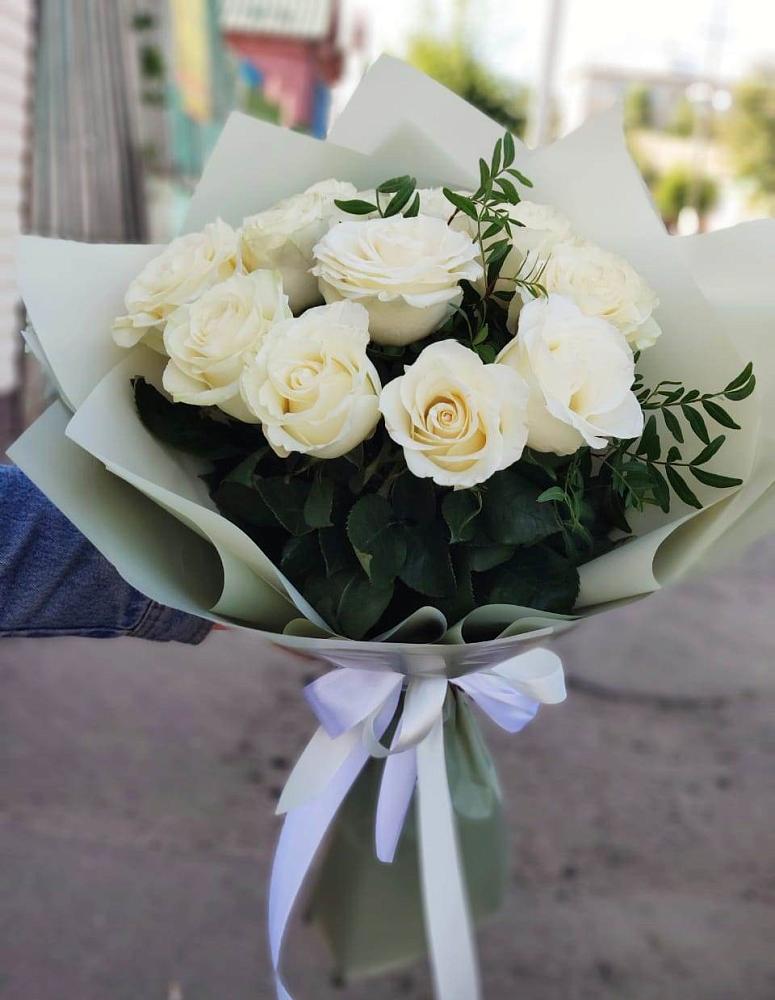 Букет Белые розы Проуд в Камское Устье