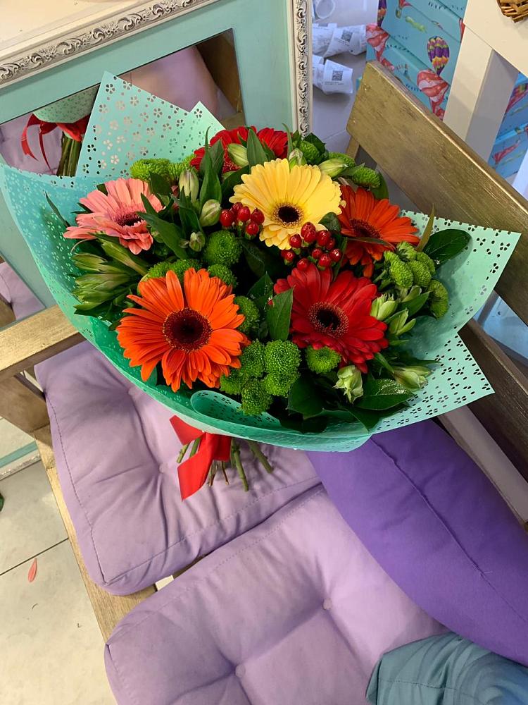 Букет цветов из: Герберы, Хризантемы и Альстромерии в Камское Устье