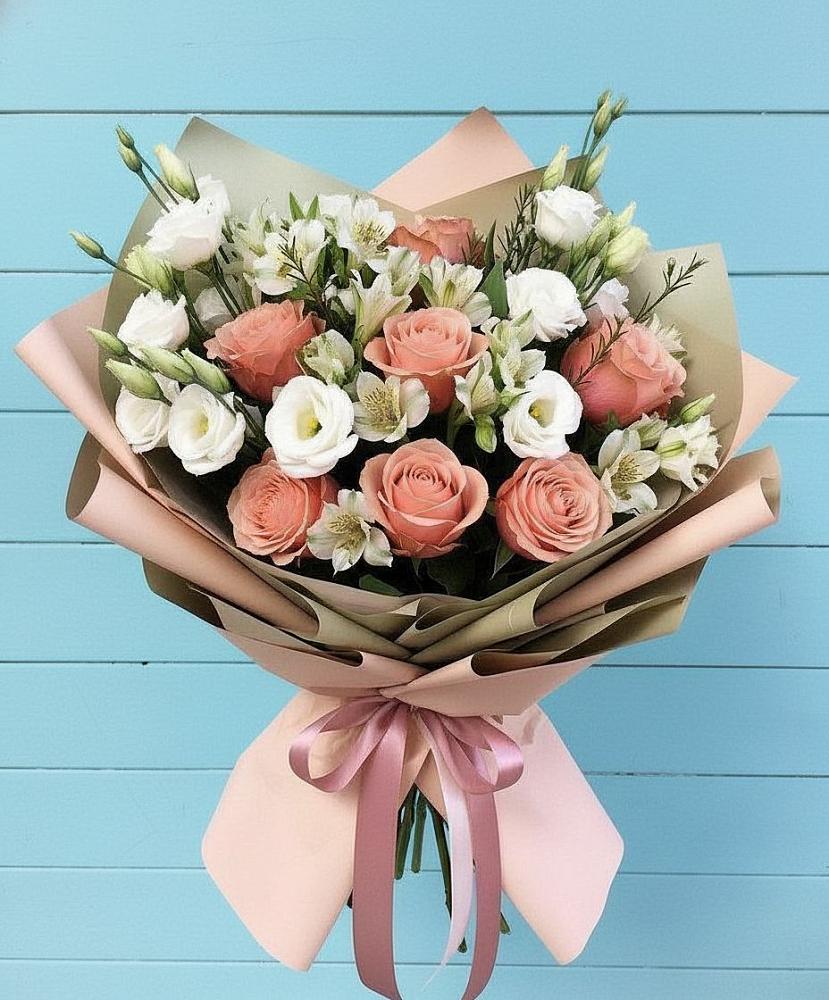 Букет цветов из: Розы, Альстромерии и Лизиантусы в Камское Устье