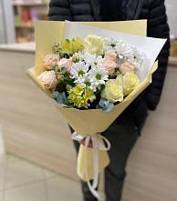 Букет цветов из:  Альстромерии, Розы и Хризантемы в Камское Устье