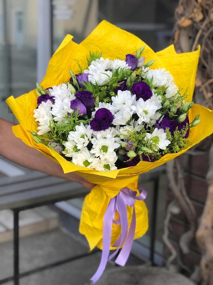 Букет цветов из: Ирисы, Хризантемы и Ромашки в Камское Устье