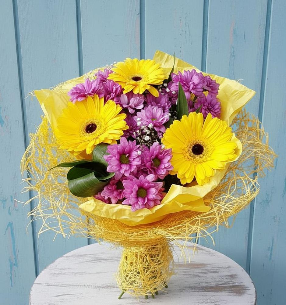 Букет цветов из: Хризантемы и Герберы в Камское Устье