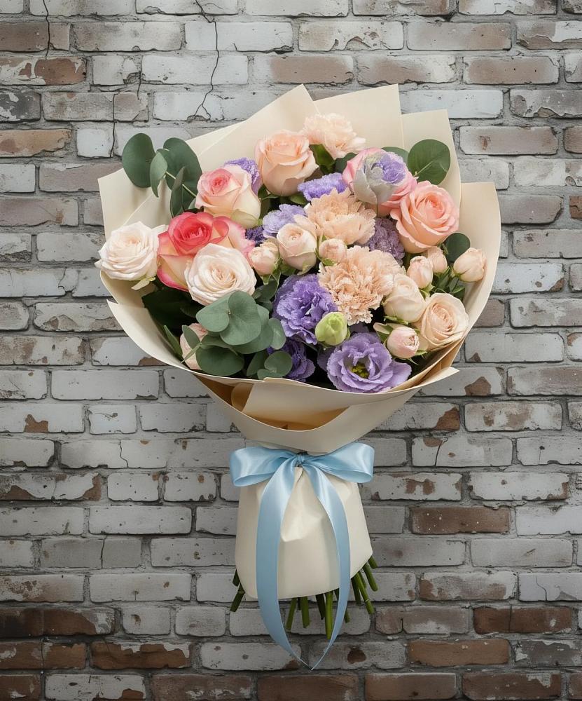 Букет цветов из: Розы, Лизиантусы и Гвоздики в Камское Устье