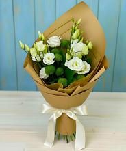 Букет цветов из:  Хризантемы и Лизиантусы в Камское Устье