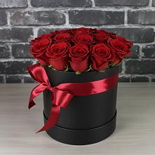 Цветочная композиция из Розы в шляпной коробке в Камское Устье