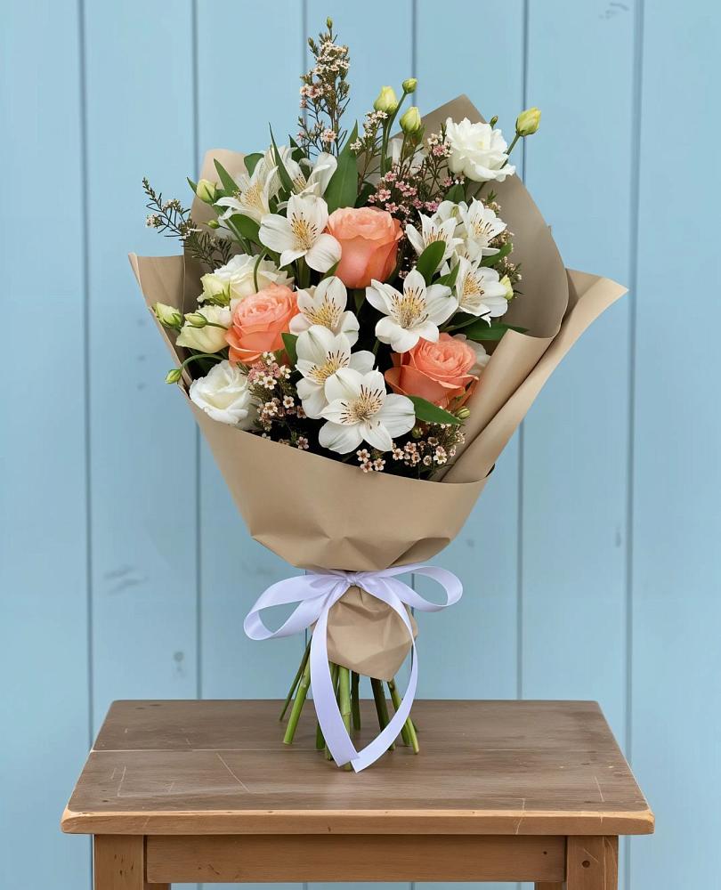 Букет цветов из: Альстромерии, Лизиантусы, Розы и Хризантемы в Камское Устье