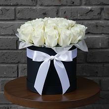 Цветочная композиция из Розы в шляпной коробке в Камское Устье